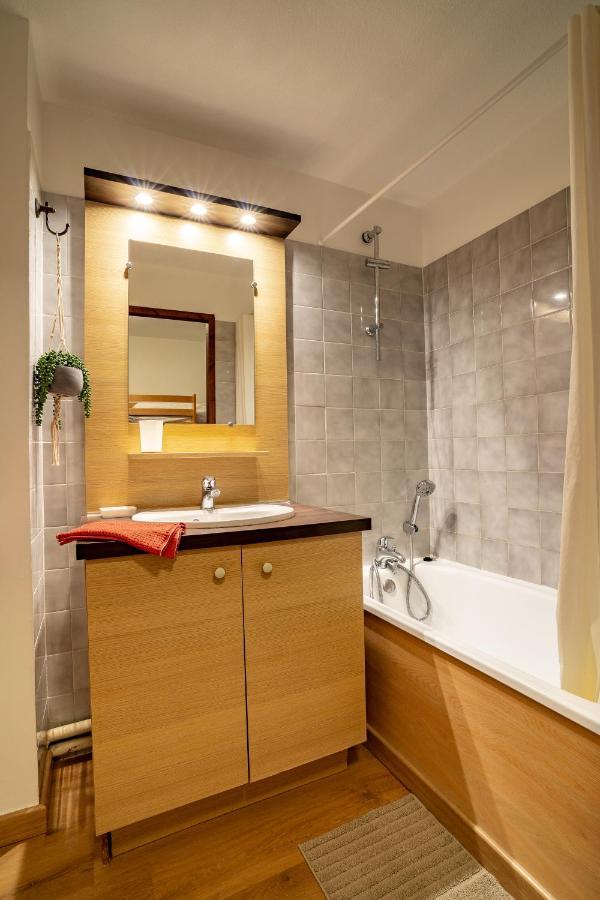 Grand Studio Tout Confort Pour 4 Personnes Brides-les-Bains Ngoại thất bức ảnh